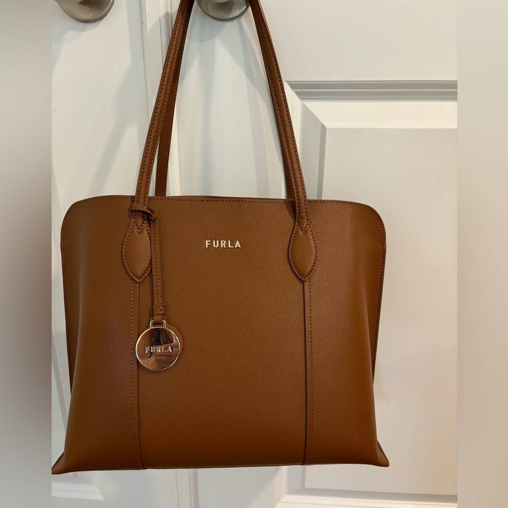 Furla Tote pristine condition